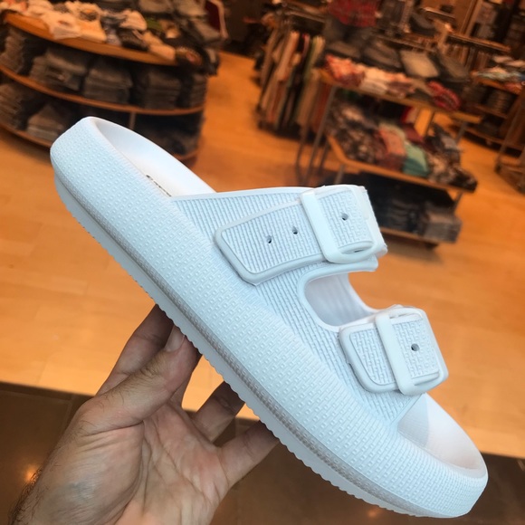 Pillow Sandals - Picture 3 of 5